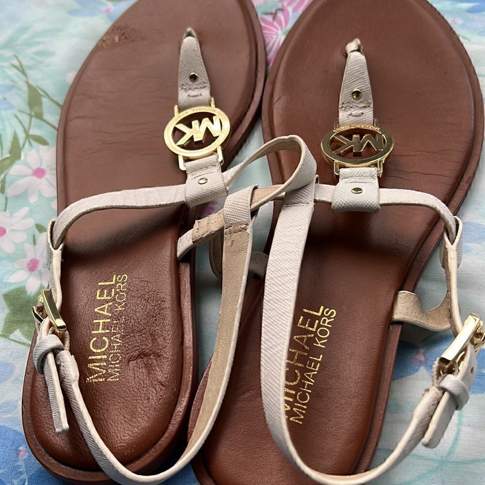 Michael Kors White Leather Logo Sandals Thongs - Picture 12 of 12